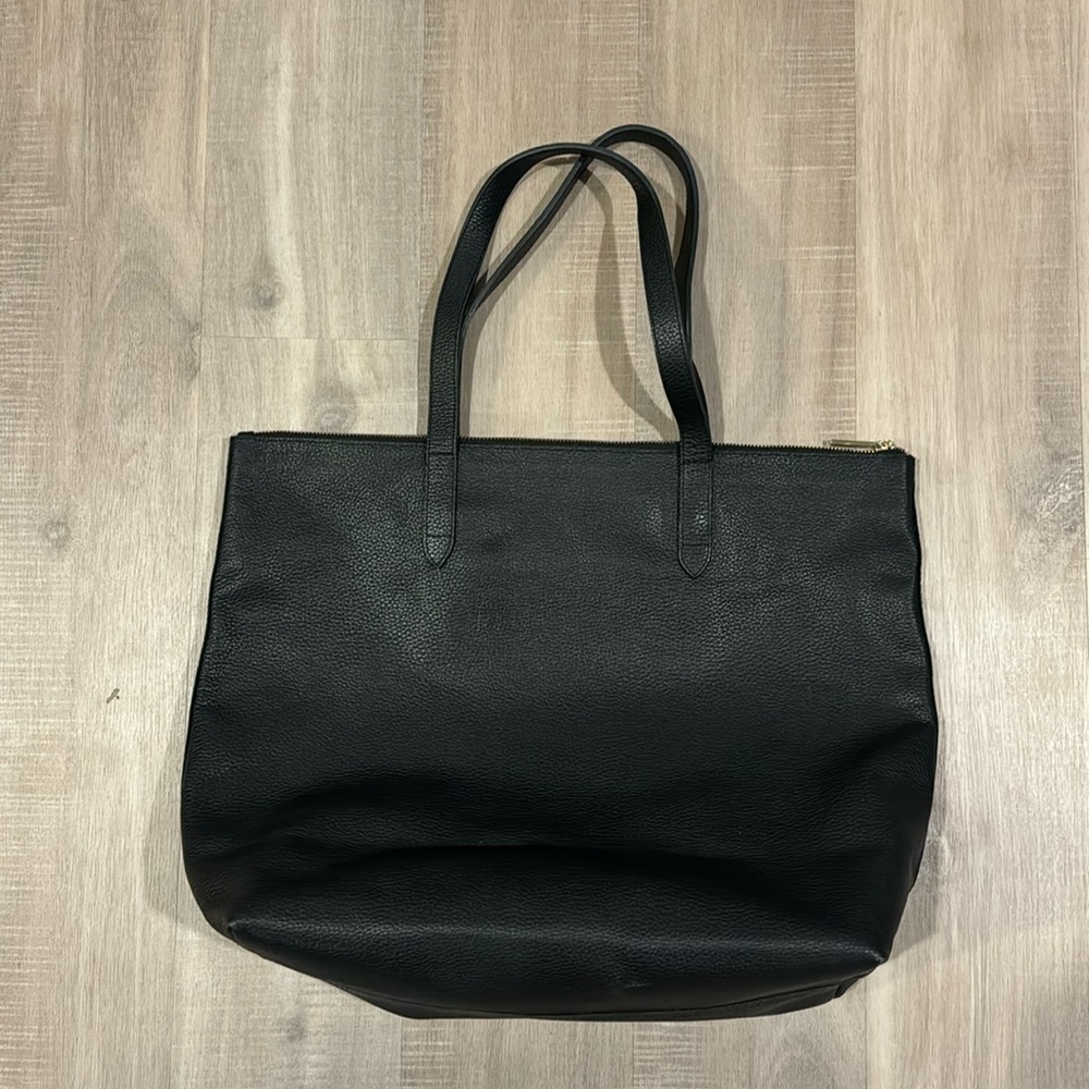 Cuyana Zipper Top Tote in Pebbled Black Leather. Very good used condition.